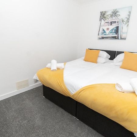 Business Friendly 3Br Home - King Size Beds & Centrally Located Σουόνσι Εξωτερικό φωτογραφία