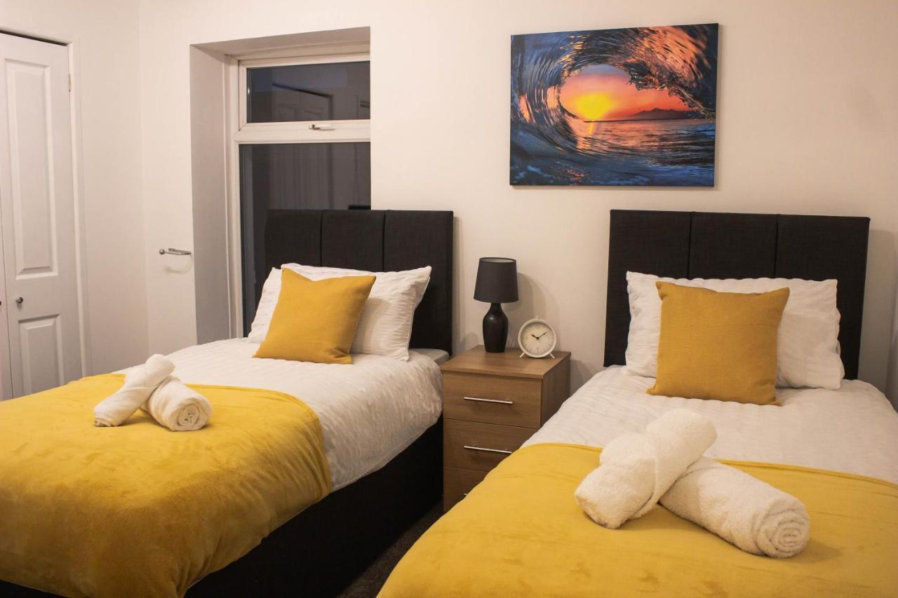 Business Friendly 3Br Home - King Size Beds & Centrally Located Σουόνσι Εξωτερικό φωτογραφία