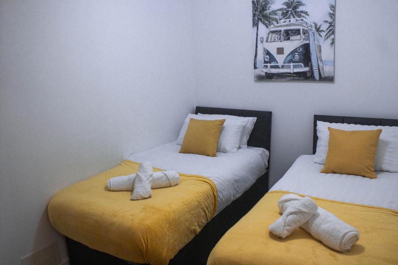 Business Friendly 3Br Home - King Size Beds & Centrally Located Σουόνσι Εξωτερικό φωτογραφία