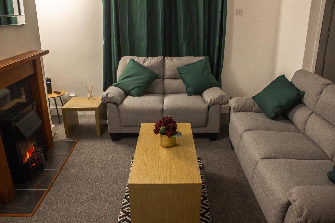 Business Friendly 3Br Home - King Size Beds & Centrally Located Σουόνσι Εξωτερικό φωτογραφία