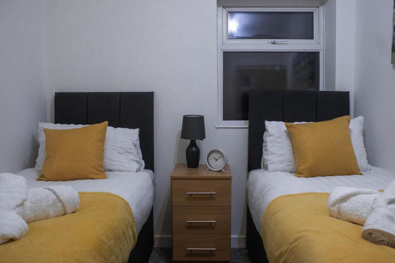 Business Friendly 3Br Home - King Size Beds & Centrally Located Σουόνσι Εξωτερικό φωτογραφία