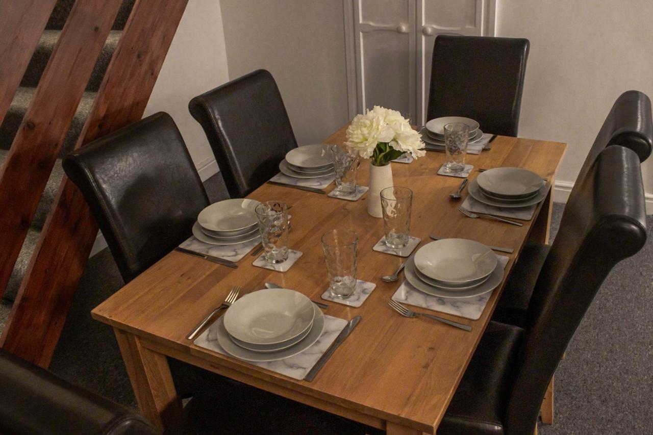 Business Friendly 3Br Home - King Size Beds & Centrally Located Σουόνσι Εξωτερικό φωτογραφία