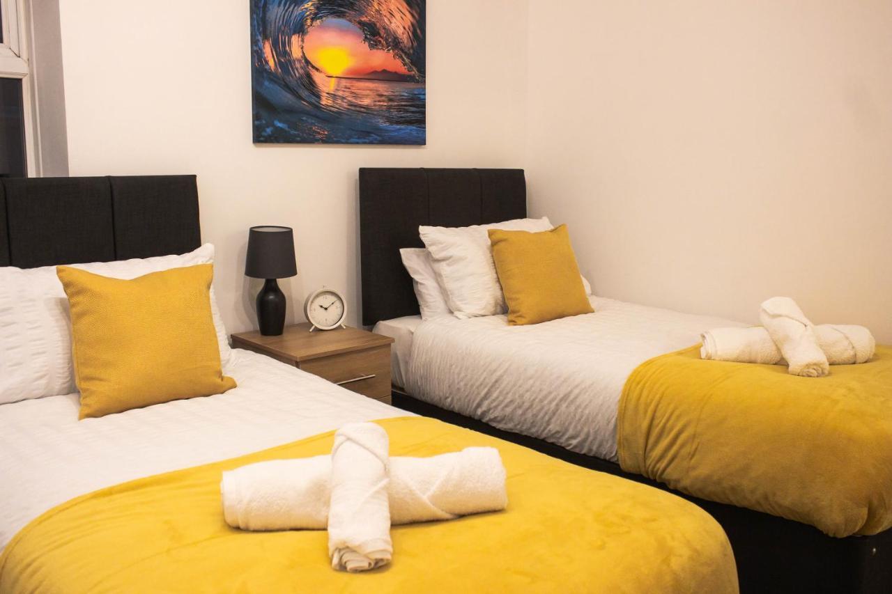 Business Friendly 3Br Home - King Size Beds & Centrally Located Σουόνσι Εξωτερικό φωτογραφία