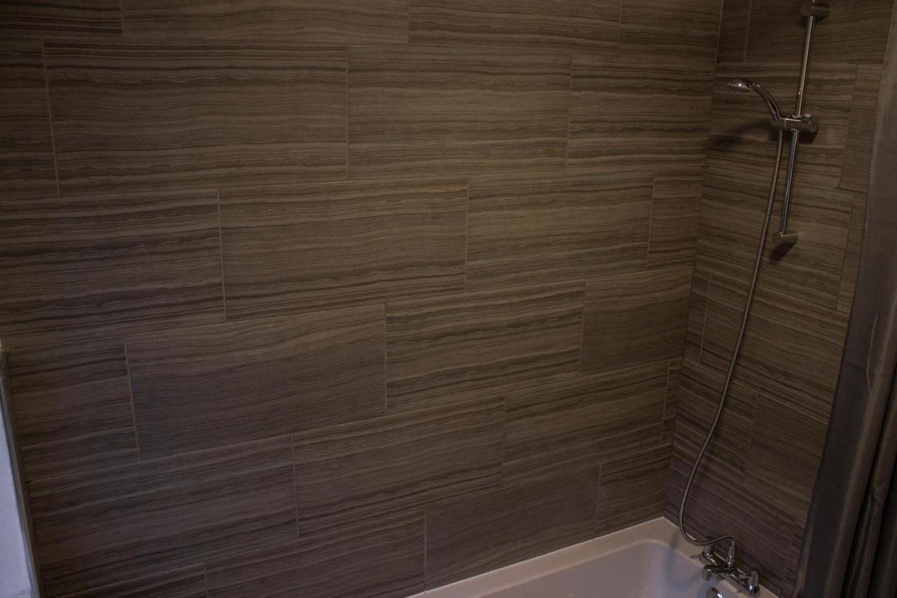 Business Friendly 3Br Home - King Size Beds & Centrally Located Σουόνσι Εξωτερικό φωτογραφία