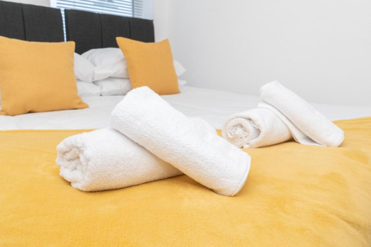 Business Friendly 3Br Home - King Size Beds & Centrally Located Σουόνσι Εξωτερικό φωτογραφία
