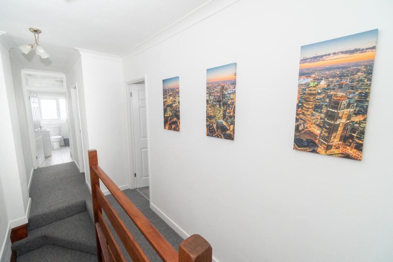 Business Friendly 3Br Home - King Size Beds & Centrally Located Σουόνσι Εξωτερικό φωτογραφία